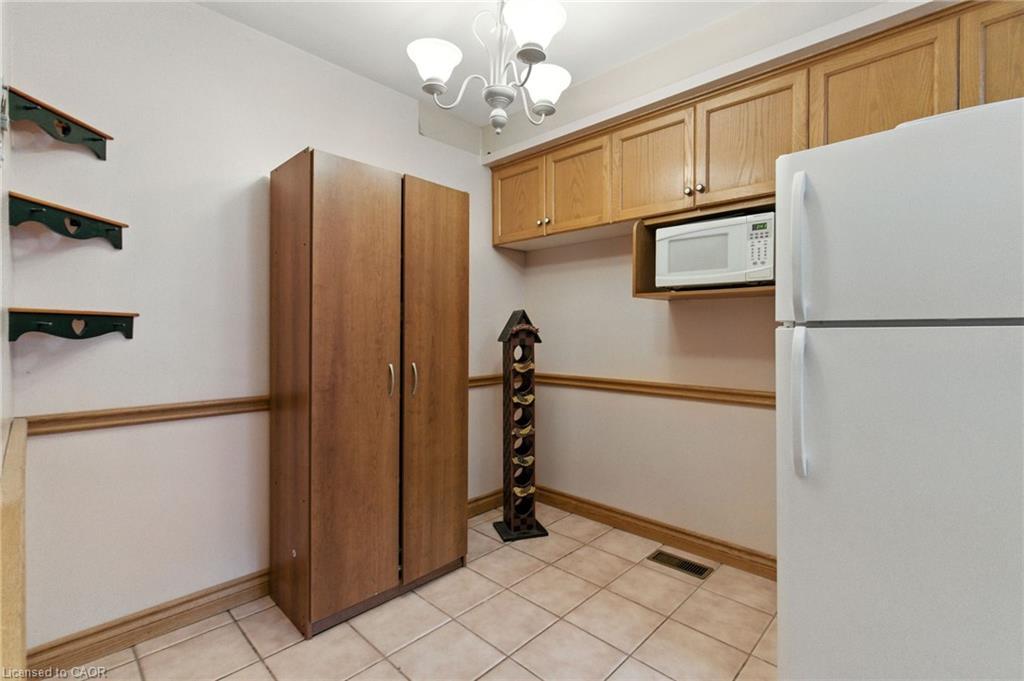5-3008 Palmer Drive, Burlington, ON - Indoor Photo Showing Kitchen