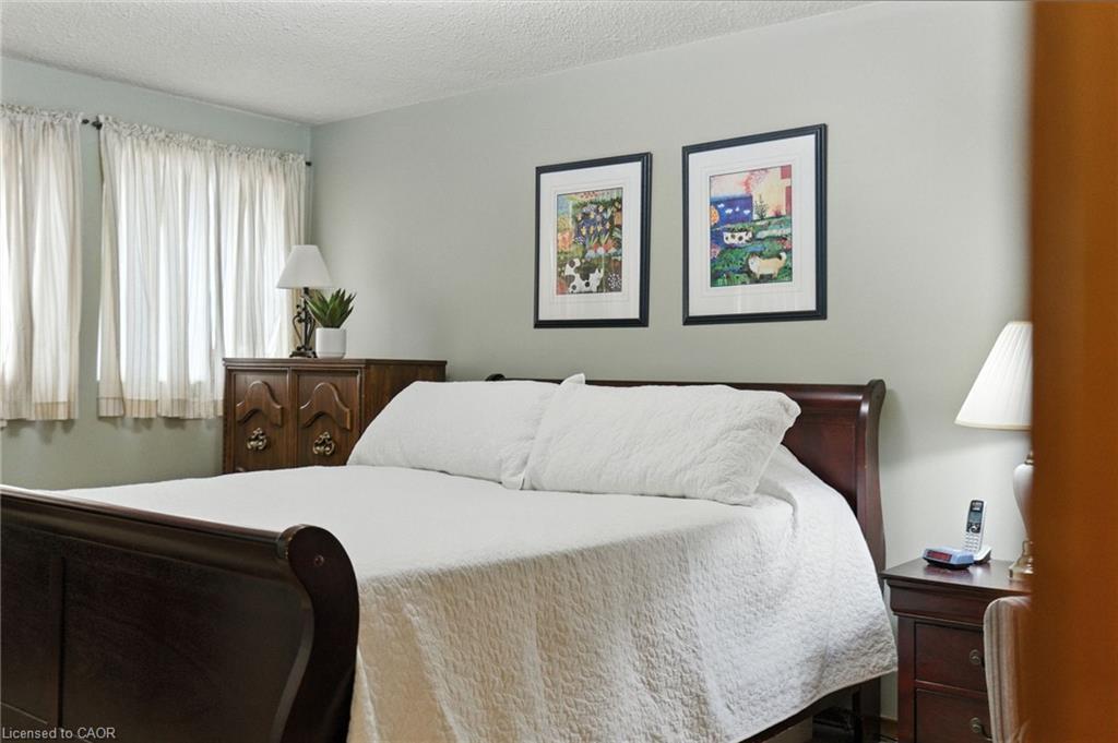 5-3008 Palmer Drive, Burlington, ON - Indoor Photo Showing Bedroom