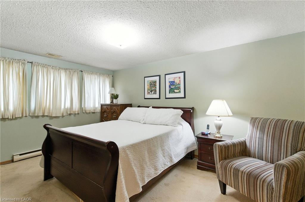 5-3008 Palmer Drive, Burlington, ON - Indoor Photo Showing Bedroom