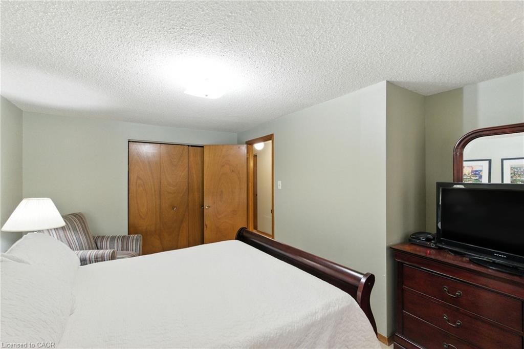 5-3008 Palmer Drive, Burlington, ON - Indoor Photo Showing Bedroom