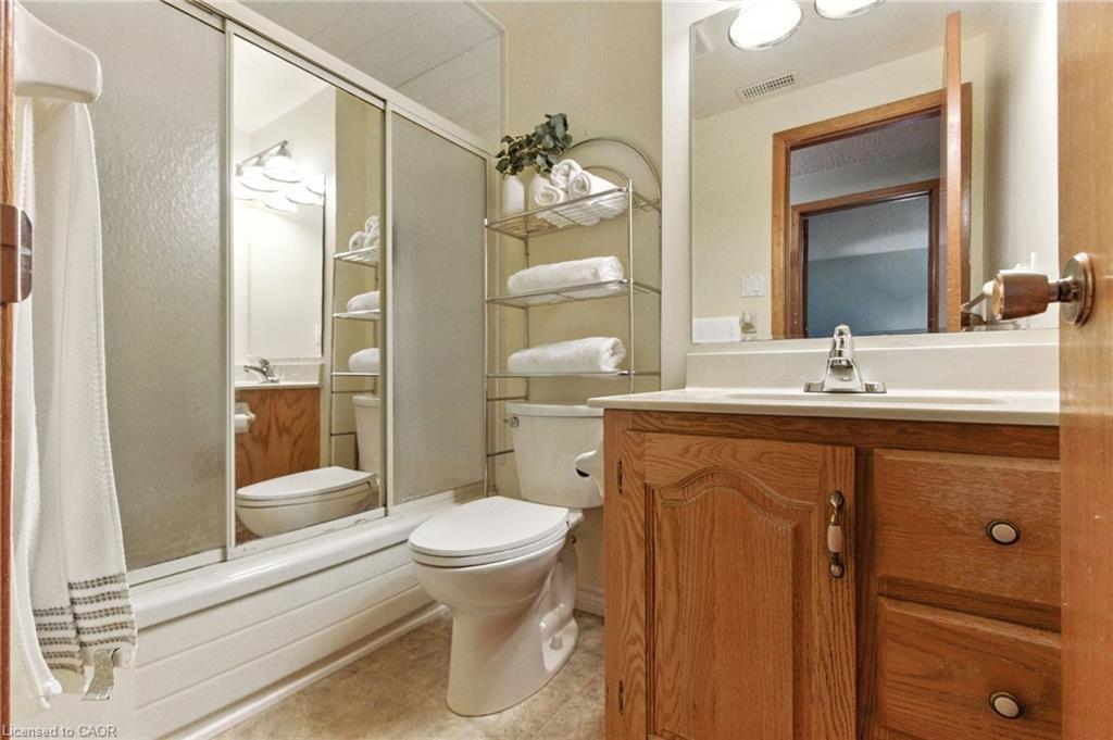 5-3008 Palmer Drive, Burlington, ON - Indoor Photo Showing Bathroom