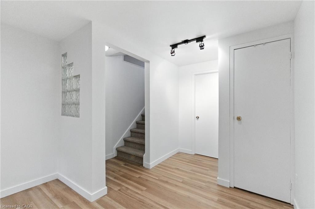 5-3008 Palmer Drive, Burlington, ON - Indoor Photo Showing Other Room