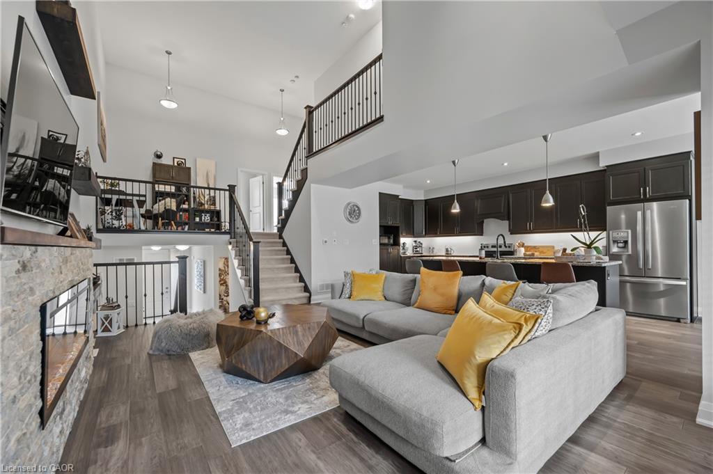 21-271 Grey Silo Road, Waterloo, ON - Indoor