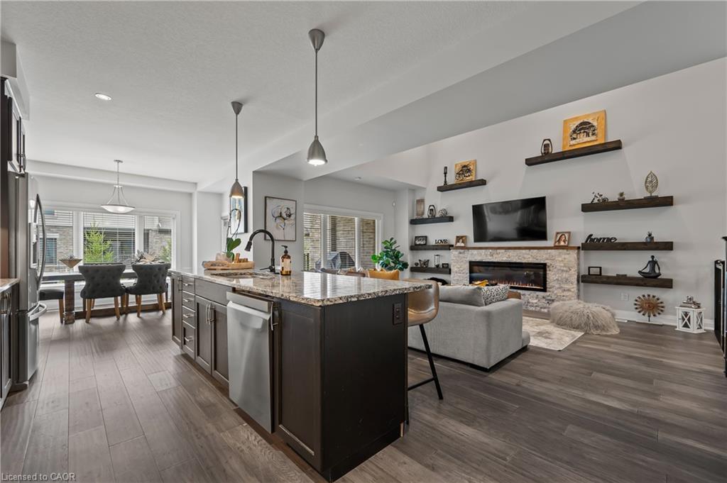 21-271 Grey Silo Road, Waterloo, ON - Indoor With Fireplace