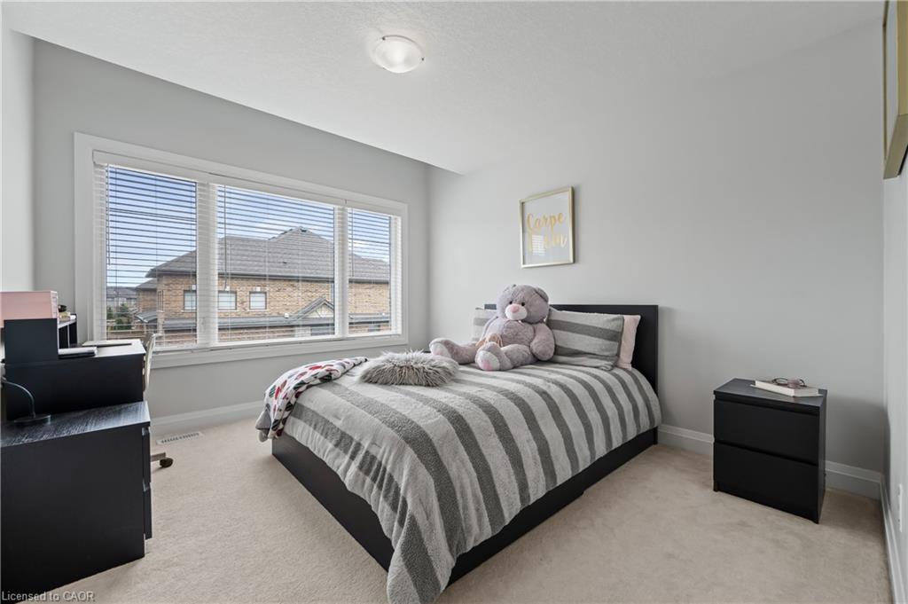 21-271 Grey Silo Road, Waterloo, ON - Indoor Photo Showing Bedroom