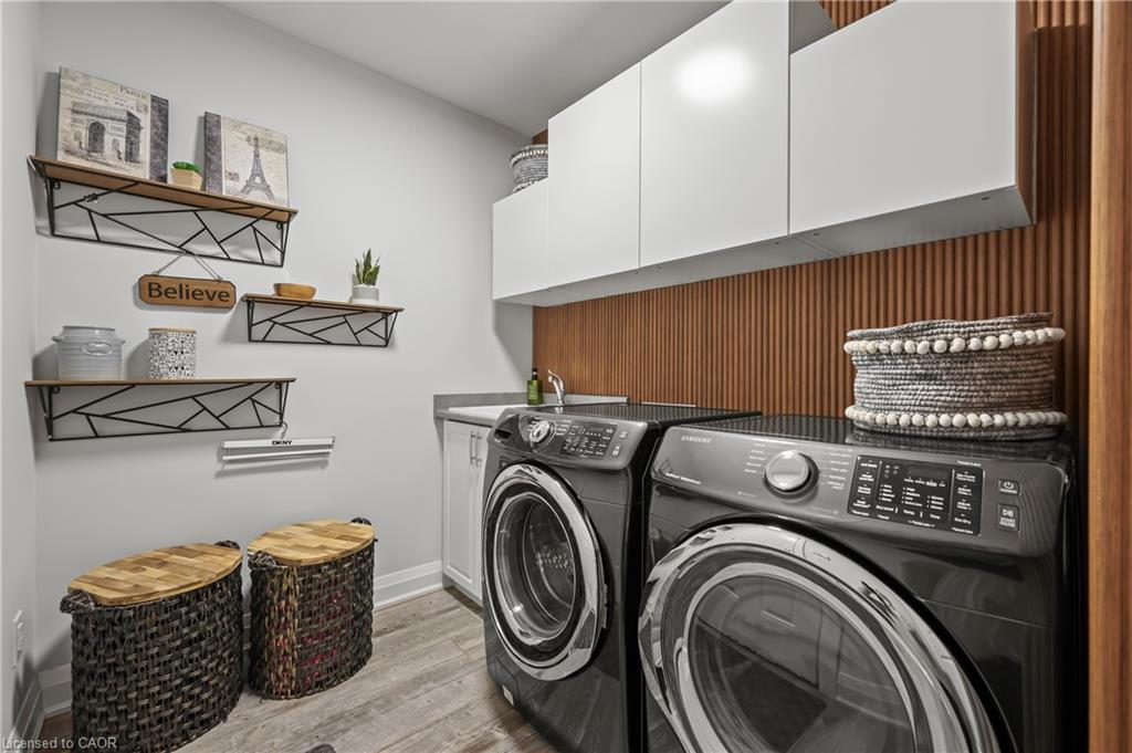 21-271 Grey Silo Road, Waterloo, ON - Indoor Photo Showing Laundry Room