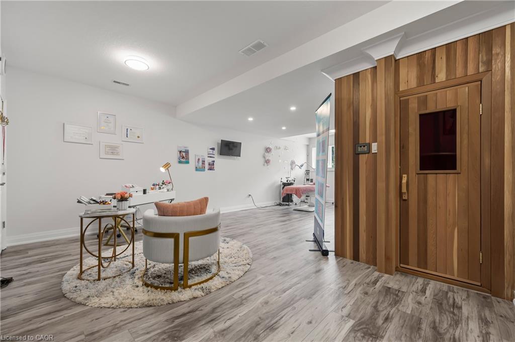 21-271 Grey Silo Road, Waterloo, ON - Indoor