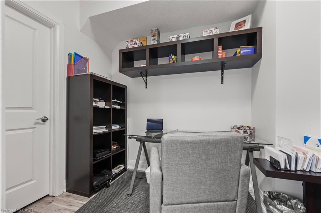 21-271 Grey Silo Road, Waterloo, ON - Indoor