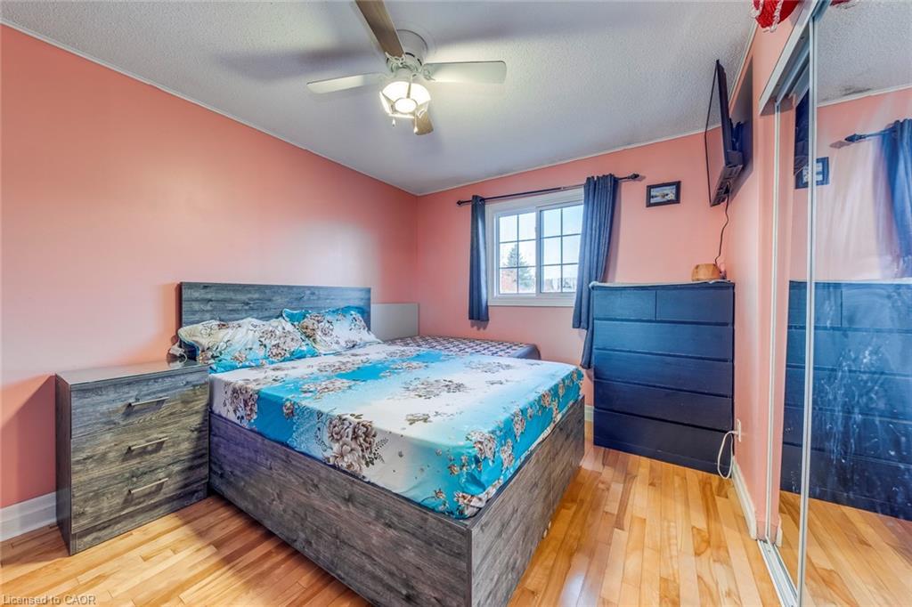 3346 Palmer Drive, Burlington, ON - Indoor Photo Showing Bedroom
