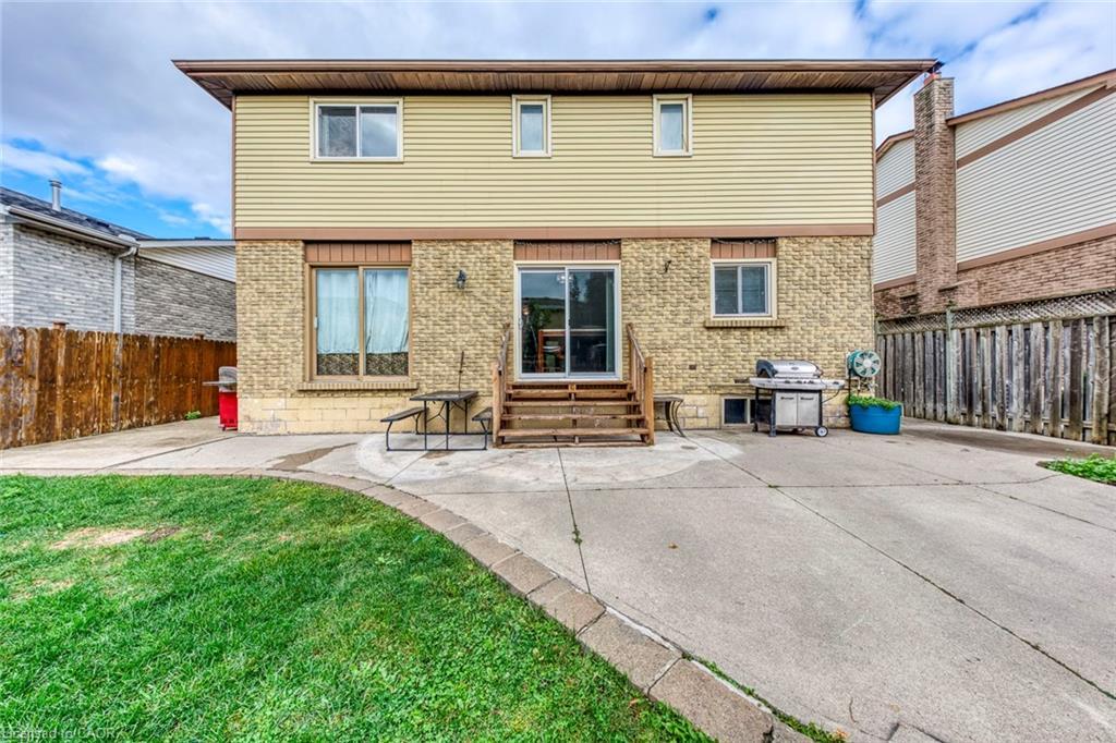 3346 Palmer Drive, Burlington, ON - Outdoor