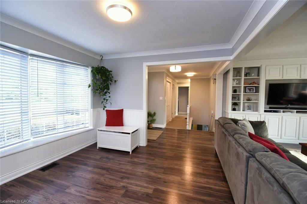 1284 Highway 54 Highway, Haldimand, ON - Indoor Photo Showing Living Room