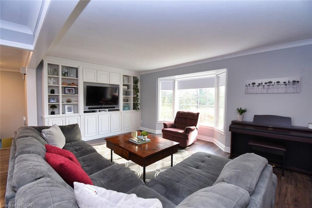 1284 Highway 54 Highway, Haldimand, ON - Indoor Photo Showing Living Room