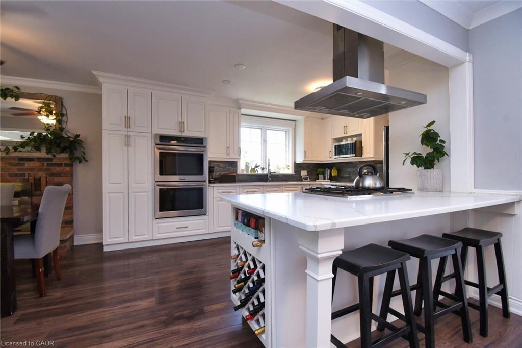 1284 Highway 54 Highway, Haldimand, ON - Indoor Photo Showing Kitchen With Upgraded Kitchen