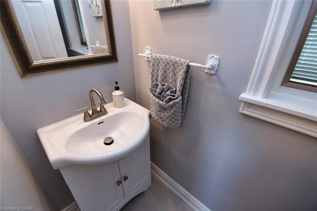 1284 Highway 54 Highway, Haldimand, ON - Indoor Photo Showing Bathroom
