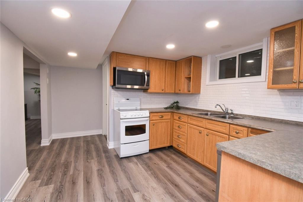 1284 Highway 54 Highway, Haldimand, ON - Indoor Photo Showing Kitchen With Double Sink