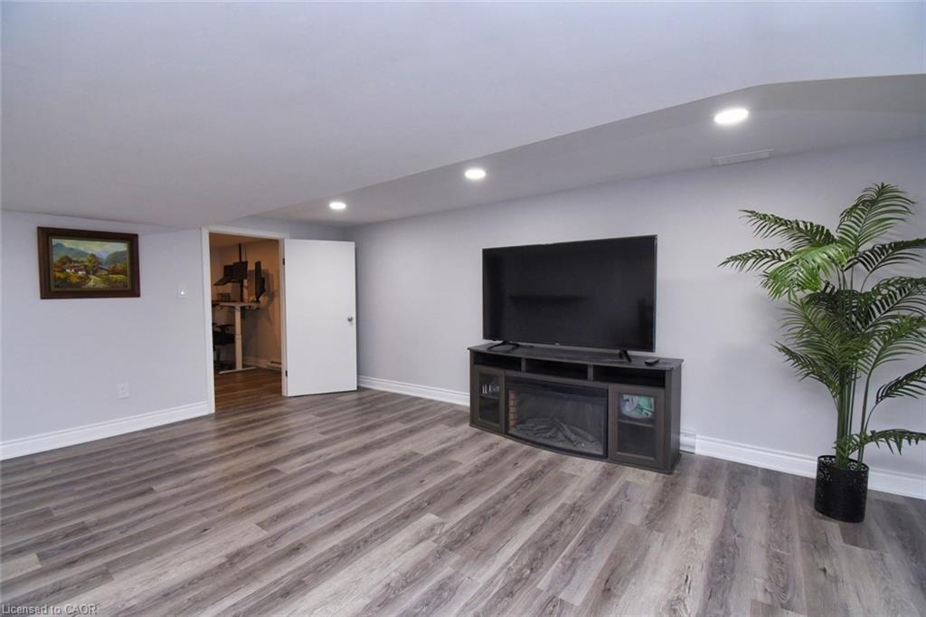 1284 Highway 54 Highway, Haldimand, ON - Indoor Photo Showing Living Room