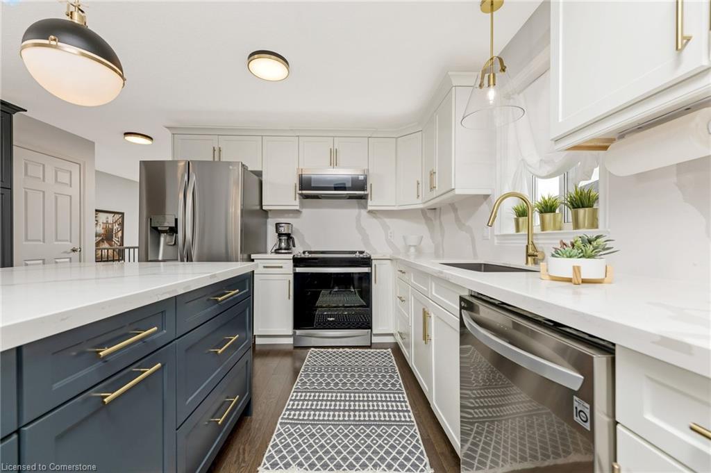36 Michelles Way, Hagersville, ON - Indoor Photo Showing Kitchen With Stainless Steel Kitchen With Upgraded Kitchen