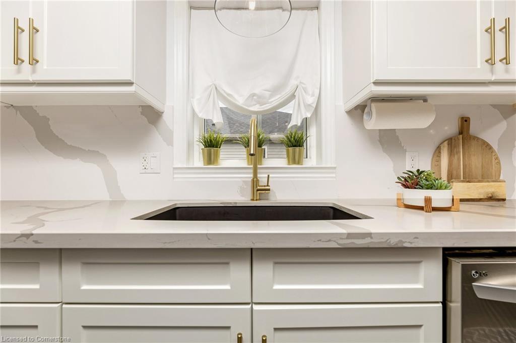 36 Michelles Way, Hagersville, ON - Indoor Photo Showing Kitchen