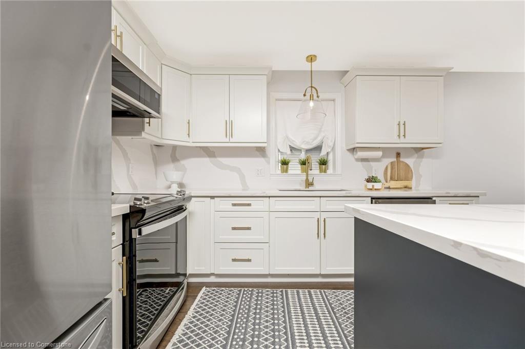 36 Michelles Way, Hagersville, ON - Indoor Photo Showing Kitchen With Upgraded Kitchen