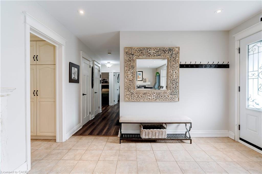 4391 Lakeshore Road, Burlington, ON - Indoor Photo Showing Other Room