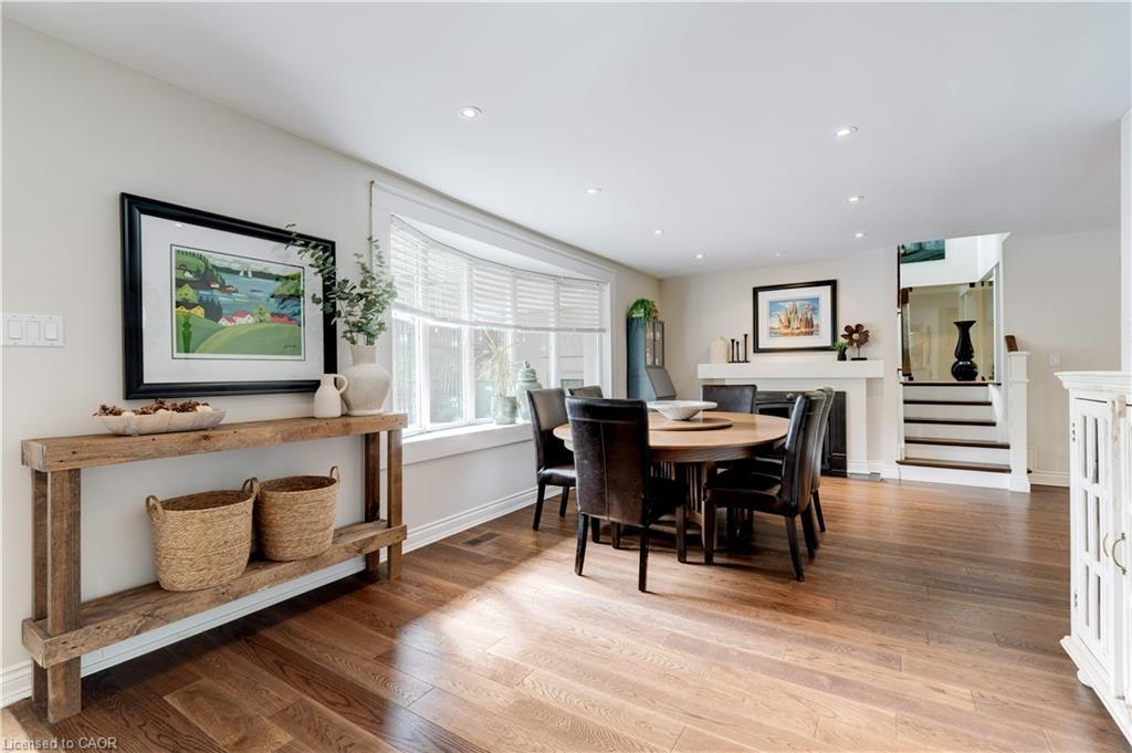 4391 Lakeshore Road, Burlington, ON - Indoor Photo Showing Dining Room