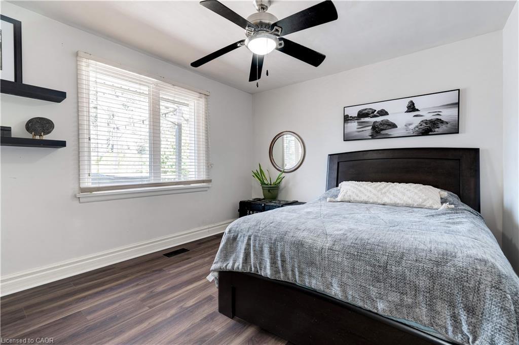 4391 Lakeshore Road, Burlington, ON - Indoor Photo Showing Bedroom