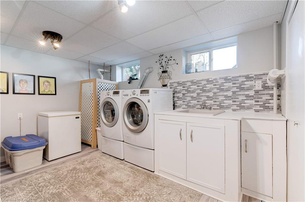 4391 Lakeshore Road, Burlington, ON - Indoor Photo Showing Laundry Room