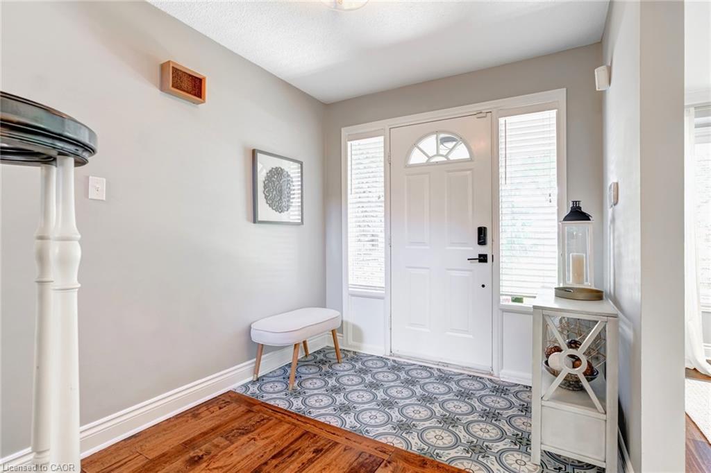 1807 Heather Hills Drive, Burlington, ON - Indoor Photo Showing Other Room