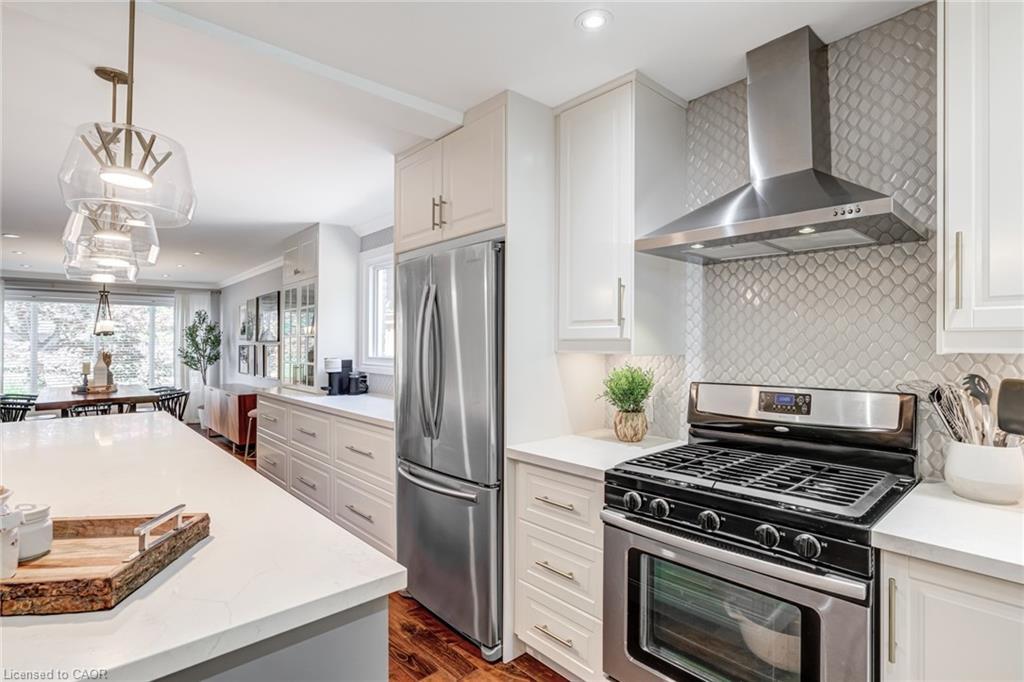 1807 Heather Hills Drive, Burlington, ON - Indoor Photo Showing Kitchen
