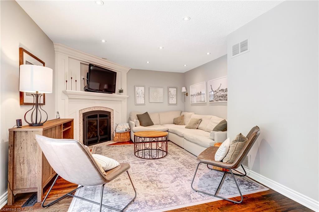 1807 Heather Hills Drive, Burlington, ON - Indoor Photo Showing Living Room With Fireplace
