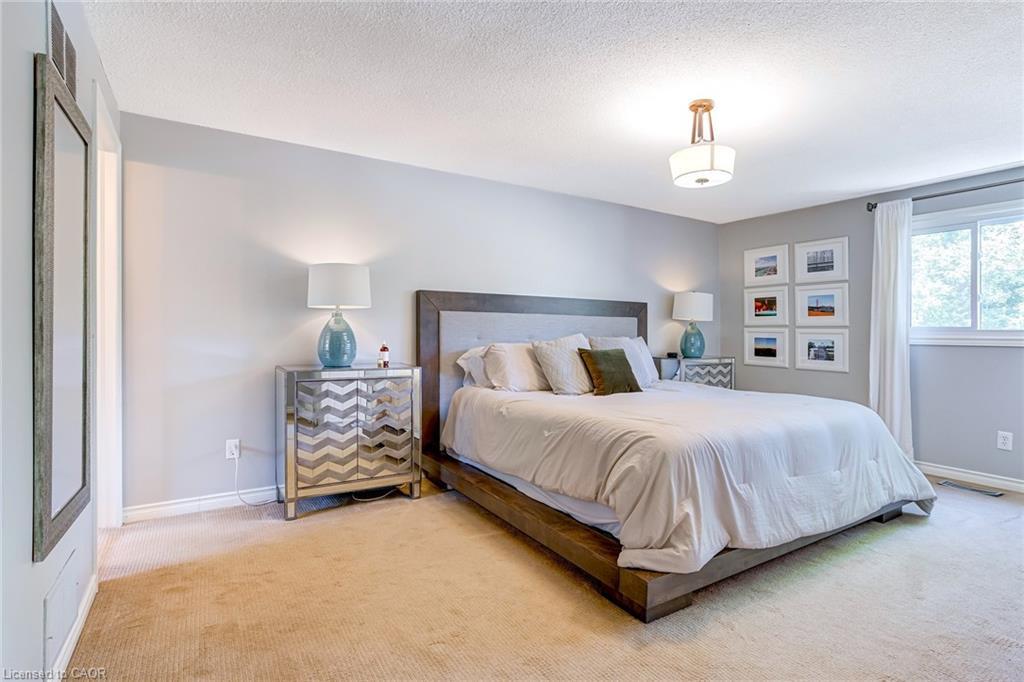 1807 Heather Hills Drive, Burlington, ON - Indoor Photo Showing Bedroom