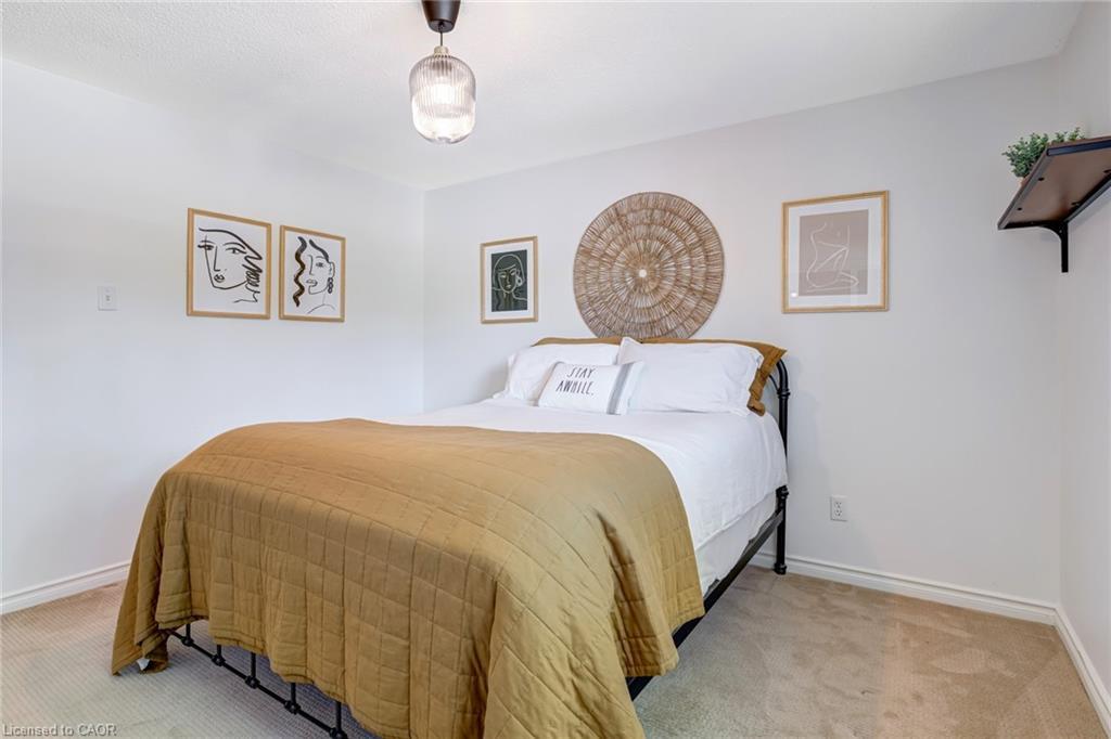 1807 Heather Hills Drive, Burlington, ON - Indoor Photo Showing Bedroom