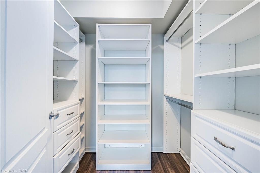 402-4 Elsinore Path, Etobicoke, ON - Indoor With Storage