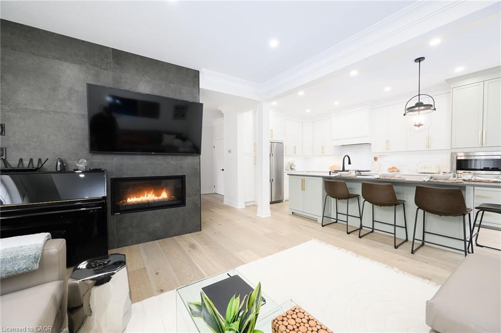 9-270 Main Street W, Grimsby, ON - Indoor With Fireplace