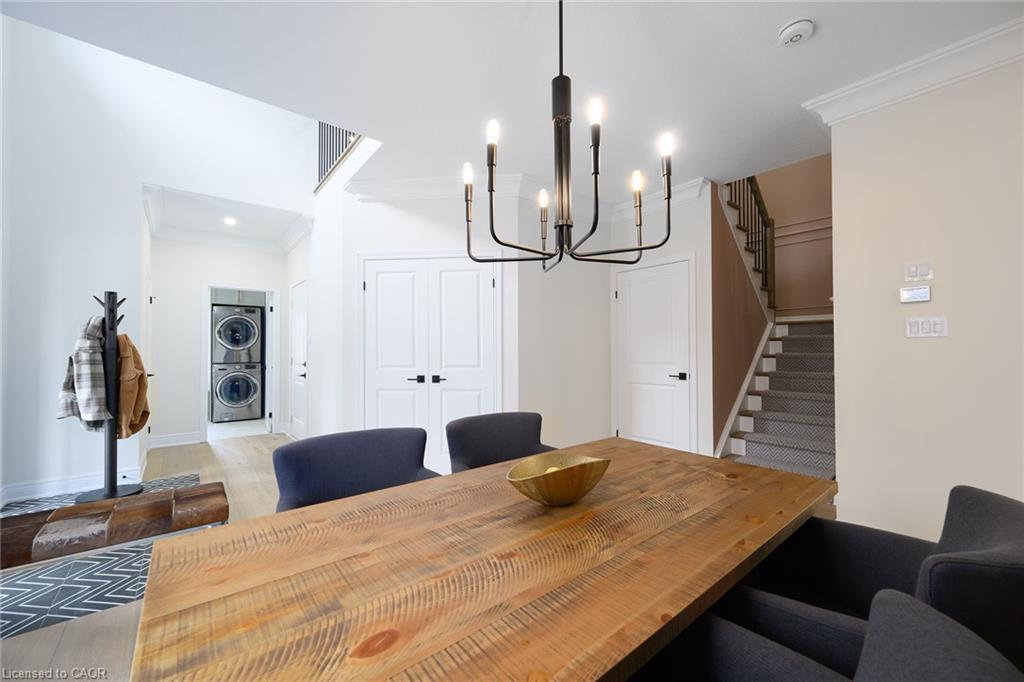 9-270 Main Street W, Grimsby, ON - Indoor Photo Showing Dining Room