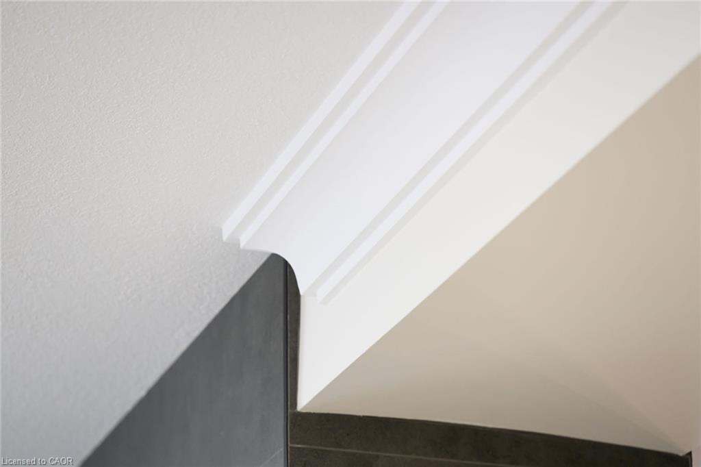 9-270 Main Street W, Grimsby, ON - Indoor Photo Showing Other Room