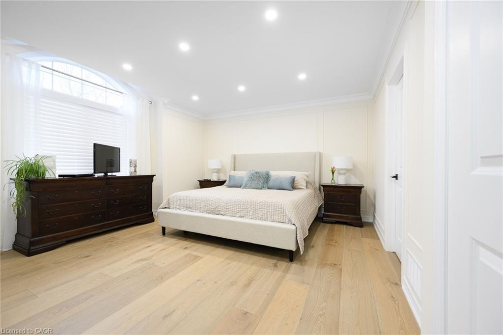 9-270 Main Street W, Grimsby, ON - Indoor Photo Showing Bedroom