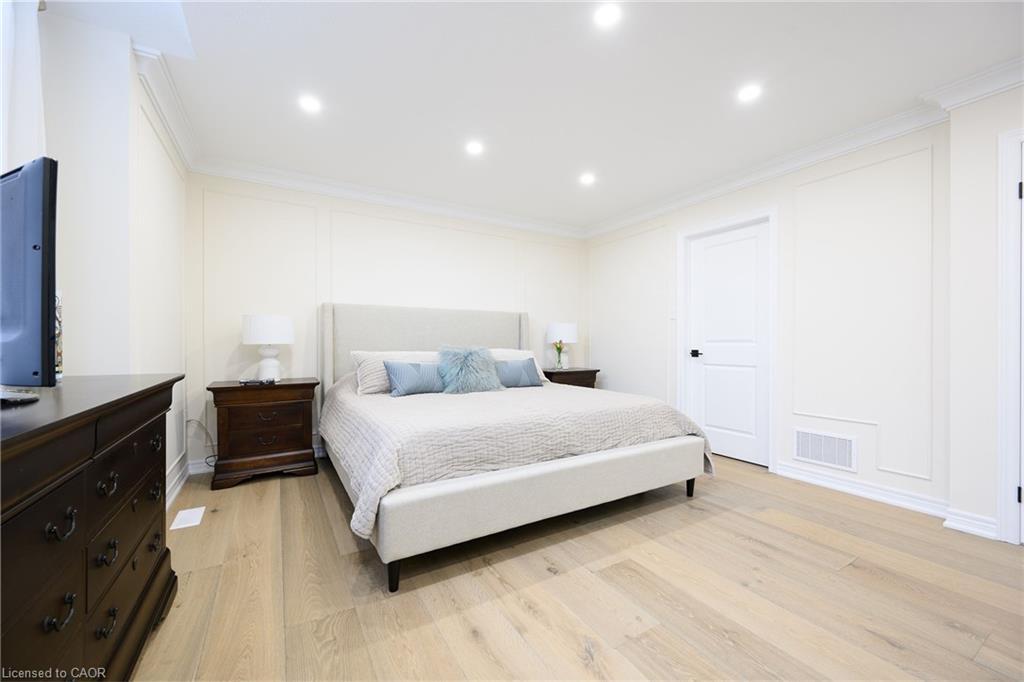 9-270 Main Street W, Grimsby, ON - Indoor Photo Showing Bedroom