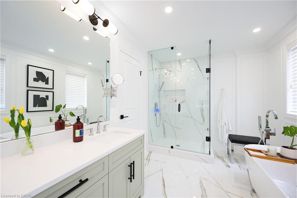 9-270 Main Street W, Grimsby, ON - Indoor Photo Showing Bathroom