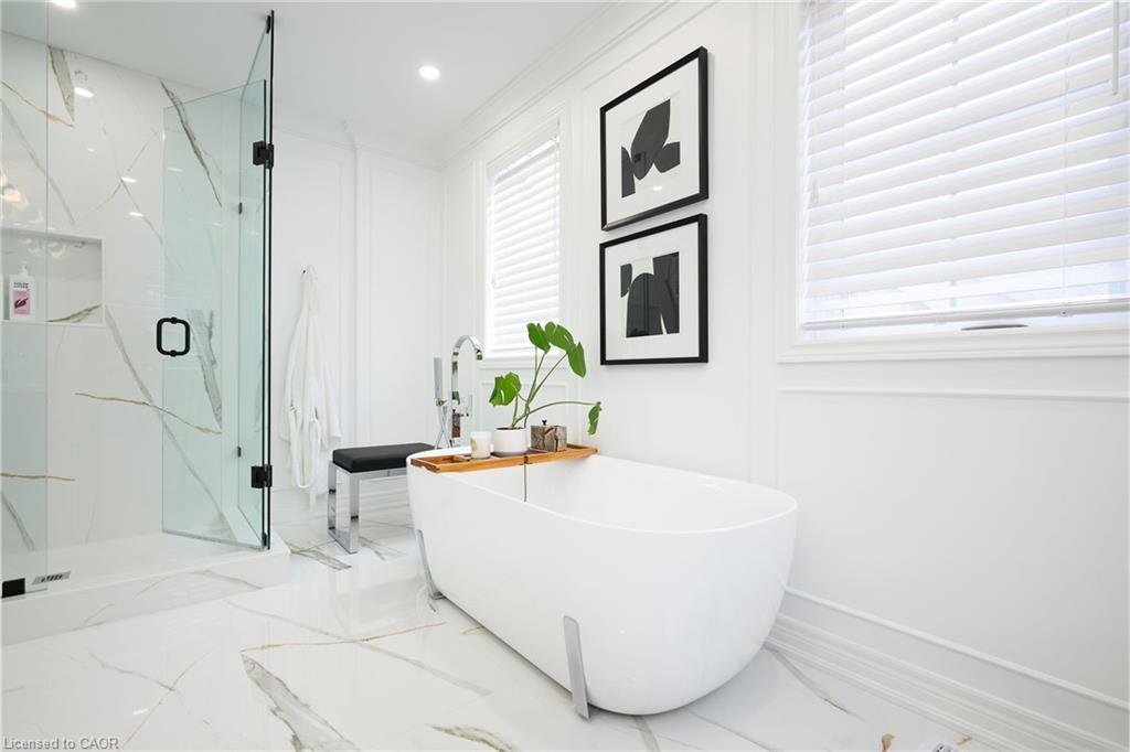 9-270 Main Street W, Grimsby, ON - Indoor Photo Showing Bathroom