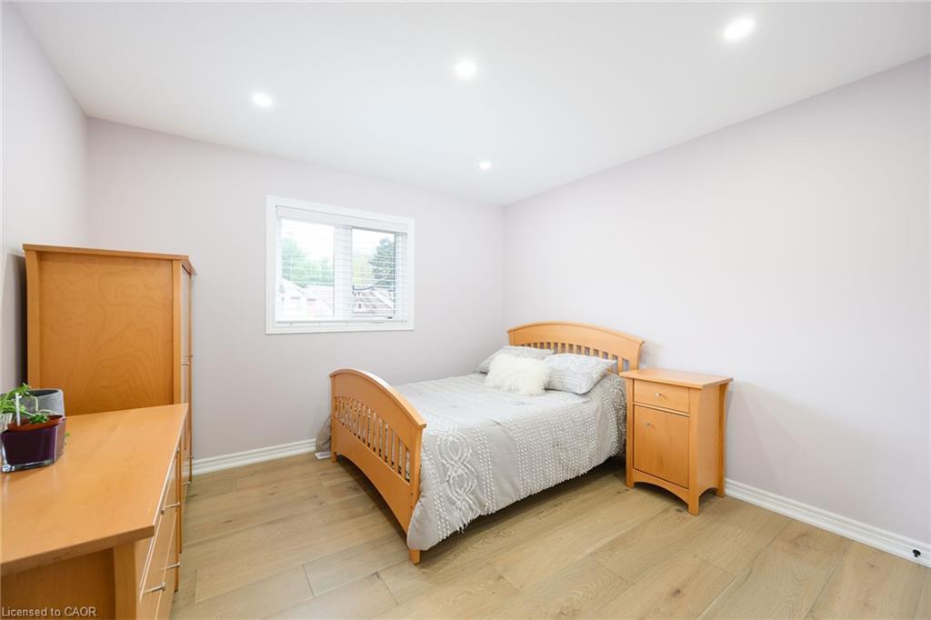 9-270 Main Street W, Grimsby, ON - Indoor Photo Showing Bedroom