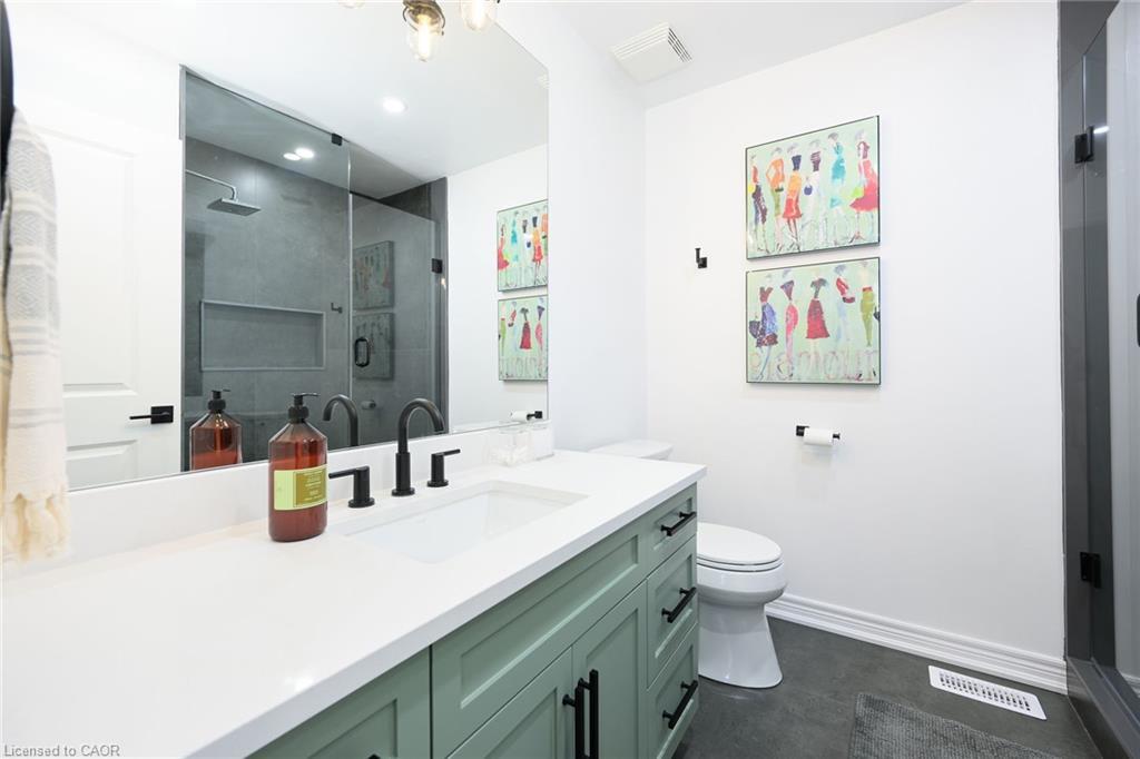 9-270 Main Street W, Grimsby, ON - Indoor Photo Showing Bathroom