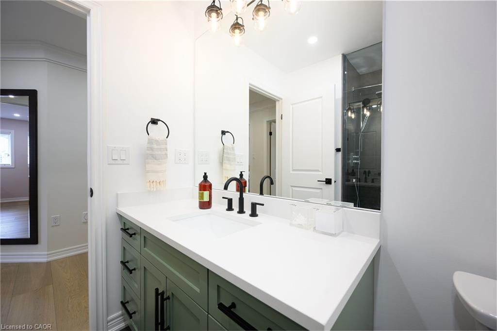 9-270 Main Street W, Grimsby, ON - Indoor Photo Showing Bathroom