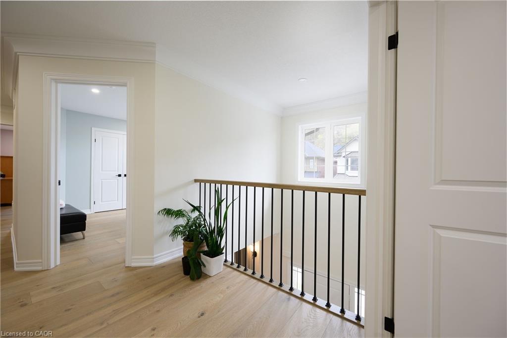 9-270 Main Street W, Grimsby, ON - Indoor Photo Showing Other Room