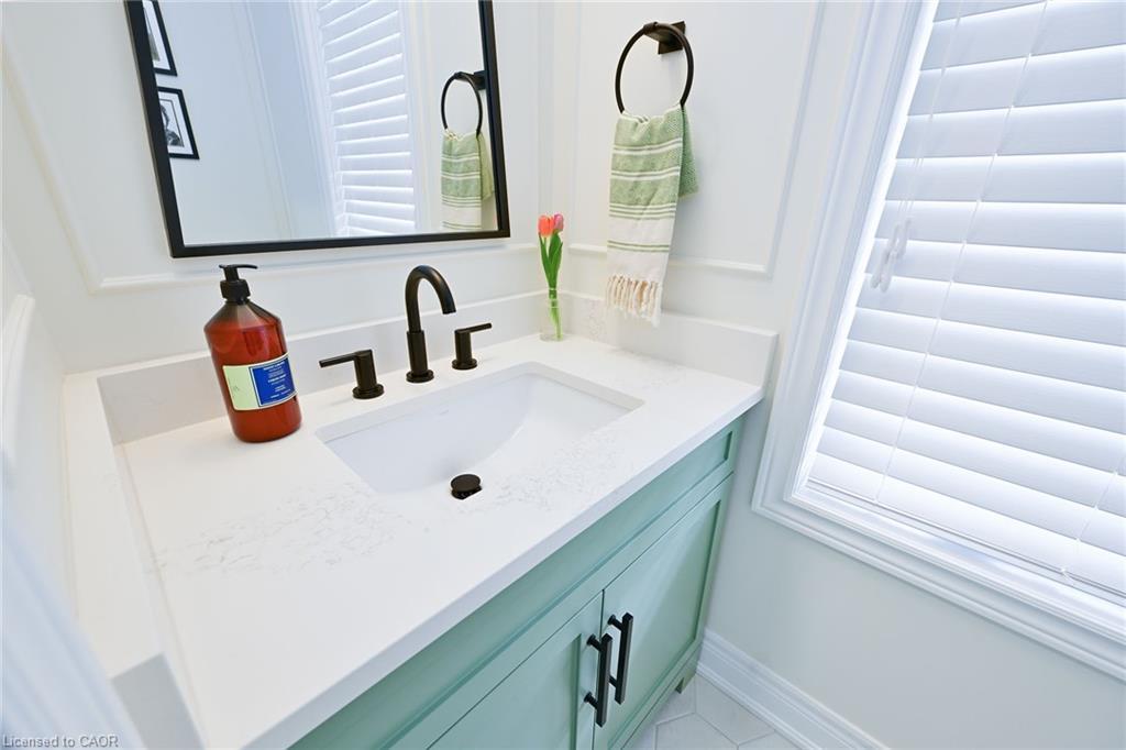 9-270 Main Street W, Grimsby, ON - Indoor Photo Showing Bathroom