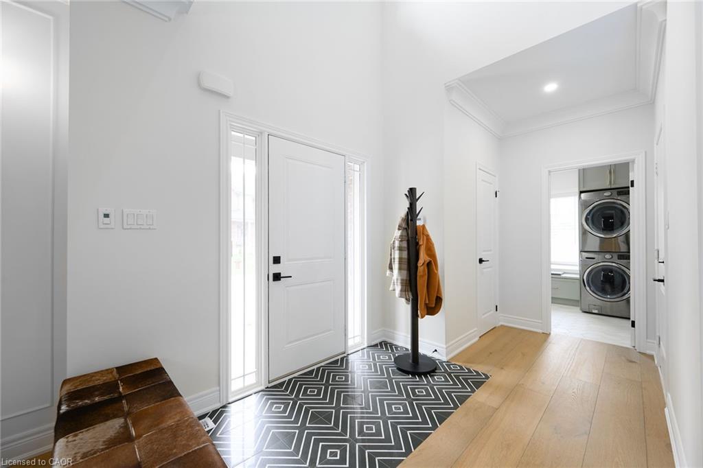 9-270 Main Street W, Grimsby, ON - Indoor