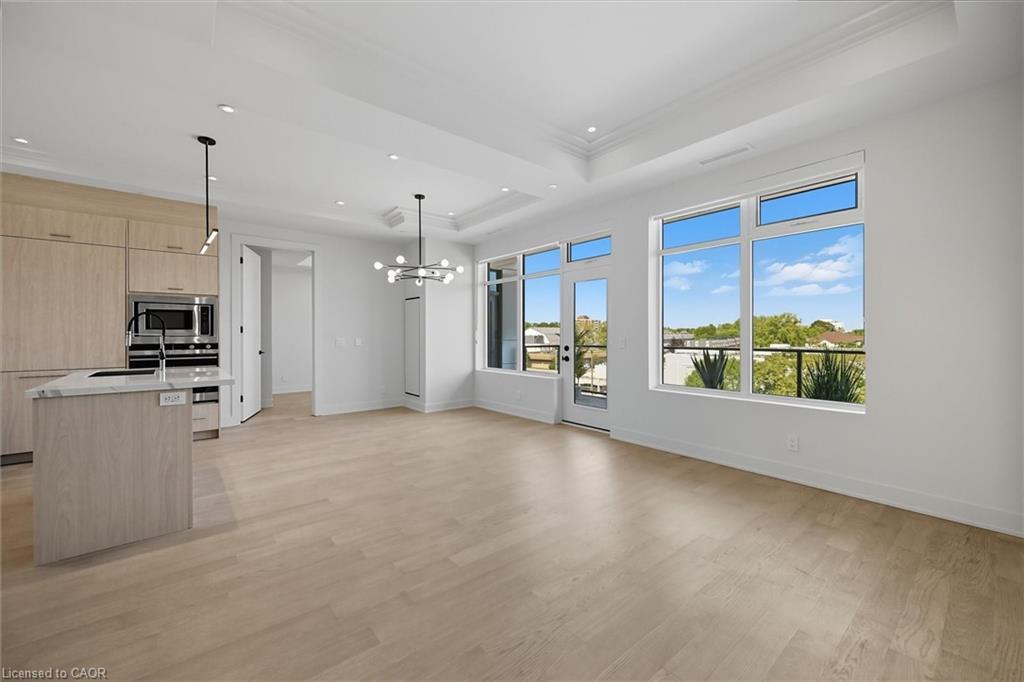 409-123 Maurice Drive, Oakville, ON - Indoor