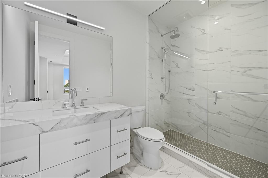 409-123 Maurice Drive, Oakville, ON - Indoor Photo Showing Bathroom