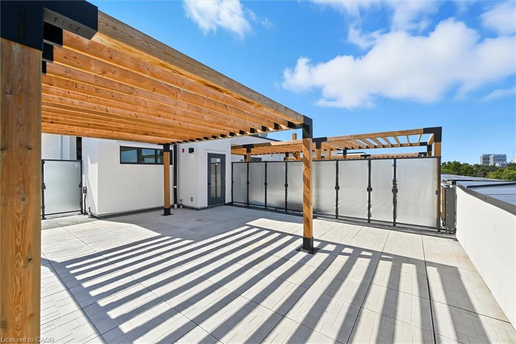 409-123 Maurice Drive, Oakville, ON - Outdoor