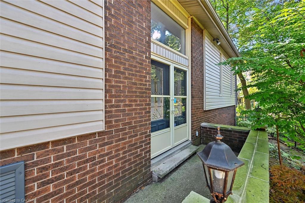 768 King Road, Burlington, ON - Outdoor With Exterior